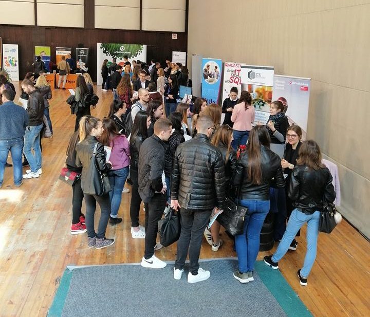 1400 посетители се срещнаха с 42 компании по време на „Национални дни на кариерата“ във Варна